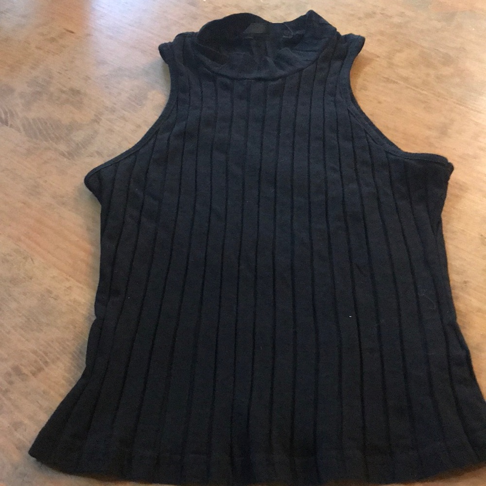 Shein medium knit sleeveless mock turtleneck top, good condition.